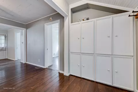 Entry Way - 204 W Main St, Reddick, IL 60961 photo 1 of 3