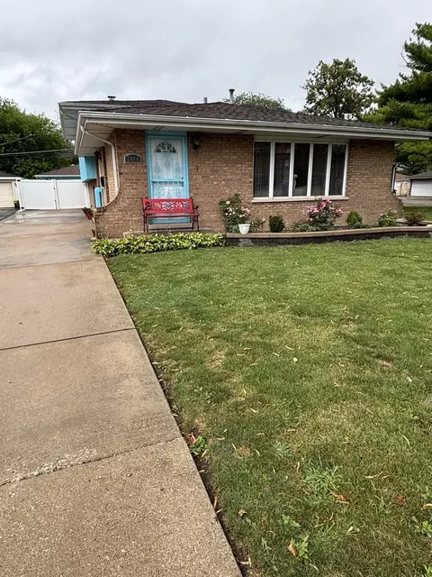 2404 S 9th Ave, Broadview, IL 60155