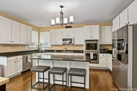 Kitchen - 750 Aster Dr, Gurnee, IL 60031 photo 2 of 3