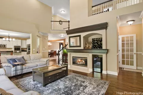 Living - 750 Aster Dr, Gurnee, IL 60031 photo 3 of 4