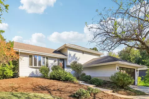 15401 S Sunshine Cir, Plainfield, IL 60544