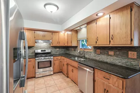 15401 S Sunshine Cir, Plainfield, IL 60544 photo 4