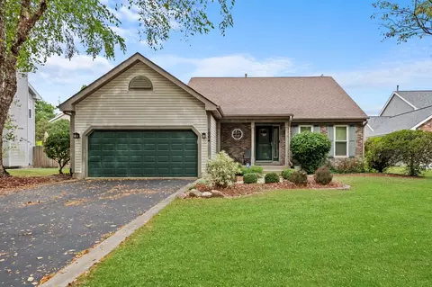 1064 Huron Ct, Elgin, IL 60120