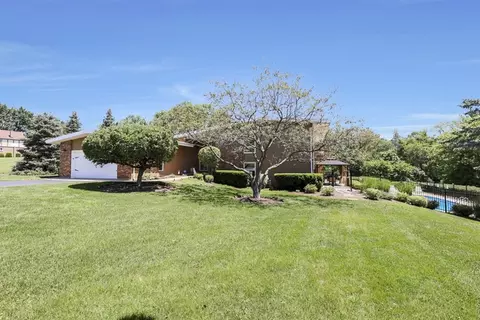 1402 Appaloosa Trl, Mchenry, IL 60051