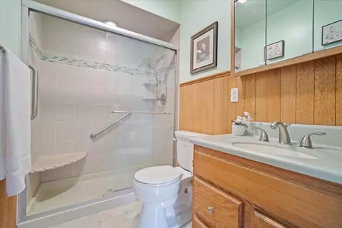 Bath - 700 E Miller St, Bloomington, IL 61701 photo 1 of 1
