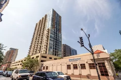 1212 N Lasalle St #907, Chicago, IL 60610