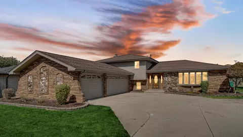 7324 Mimosa Dr, Orland Park, IL 60462