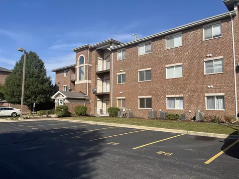 881 N Swift Rd N #201, Addison, IL 60101