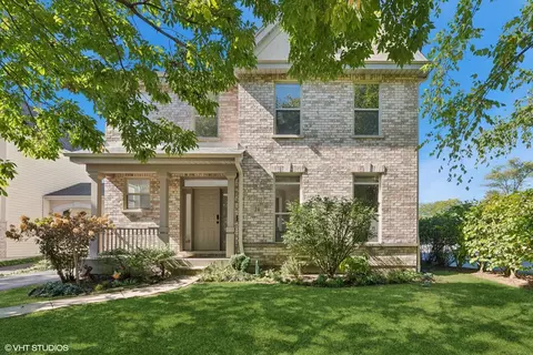 24 Pralls Loop, Highwood, IL 60040