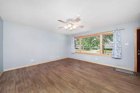 22 Arrowhead Dr, Thornton, IL 60476 photo 4