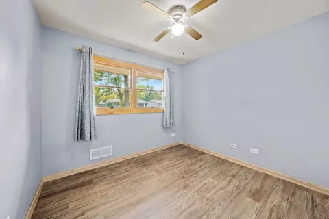 22 Arrowhead Dr, Thornton, IL 60476 photo 9