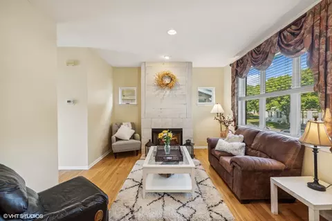 Living - 59 E 89th St, Chicago, IL 60619 photo 1 of 3