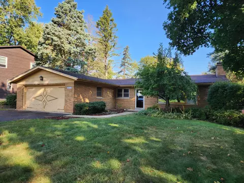 3210 Vista Ter, Mchenry, IL 60050 photo 2