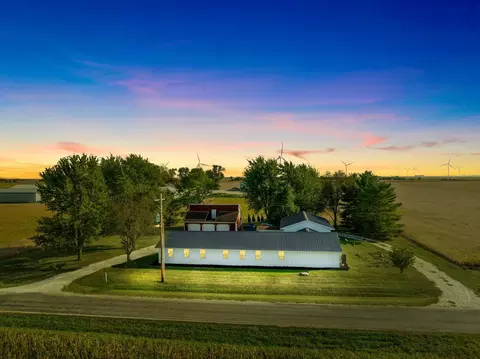 32471 E 3200 North Rd, Chenoa, IL 61726 photo 2