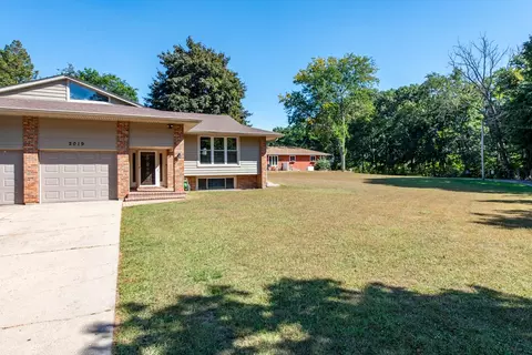 2019 Miraflores Ave, Waukegan, IL 60087