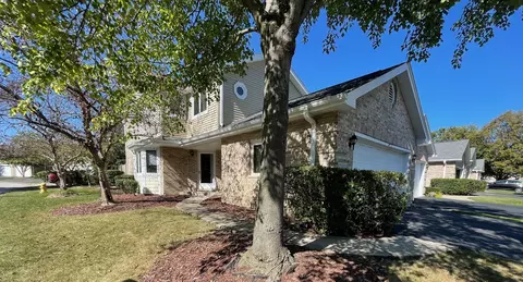 17350 Brook Crossing Ct, Orland Park, IL 60467