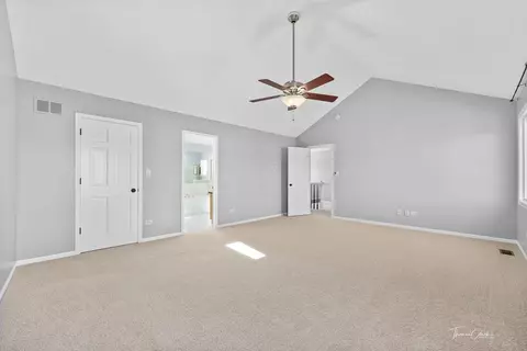 Bedroom - 3831 Celeste Ln, Naperville, IL 60564 photo 3 of 9