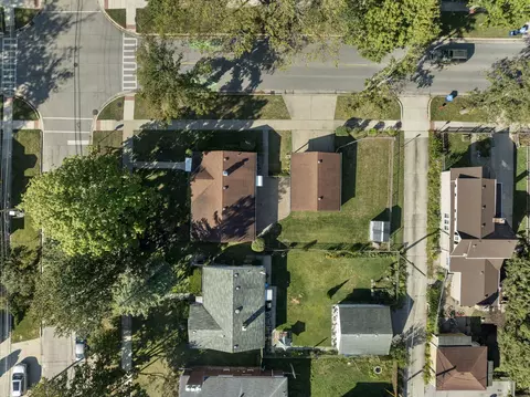 View/Area - 1205 S Cora St, Des Plaines, IL 60018 photo 1 of 5
