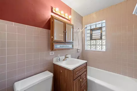 Bath - 1205 S Cora St, Des Plaines, IL 60018 photo 1 of 2