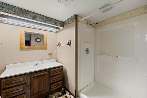Bath - 1205 S Cora St, Des Plaines, IL 60018 photo 2 of 2