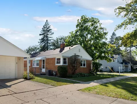 Exterior - 1205 S Cora St, Des Plaines, IL 60018 photo 3 of 6