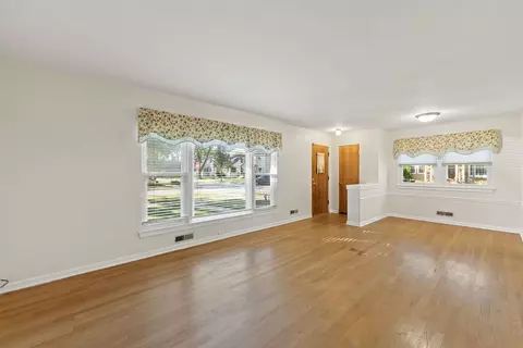 Living - 1205 S Cora St, Des Plaines, IL 60018 photo 5 of 6