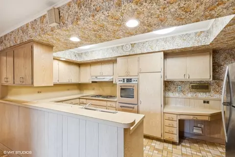 57 Park Ln, Golf, IL 60029 photo 5