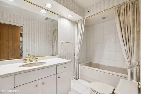 57 Park Ln, Golf, IL 60029 photo 8