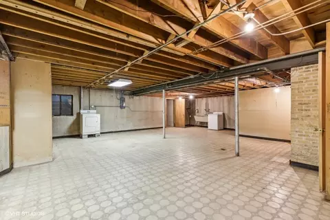 57 Park Ln, Golf, IL 60029 photo 9