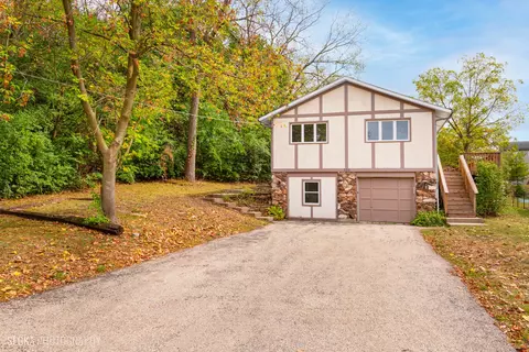 326 Council Trl, Lake In The Hills, IL 60156