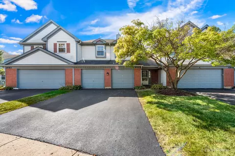 1949 Wellington Pl, Downers Grove, IL 60516