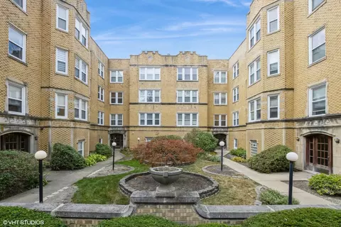 6318 N Richmond St #1B, Chicago, IL 60659