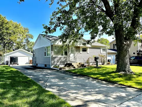 16727 Forest View Dr, Tinley Park, IL 60477