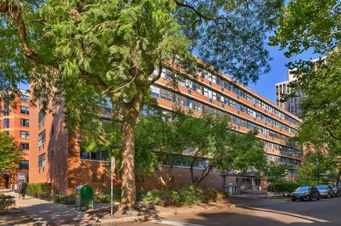 2300 N Commonwealth Ave #3H, Chicago, IL 60614