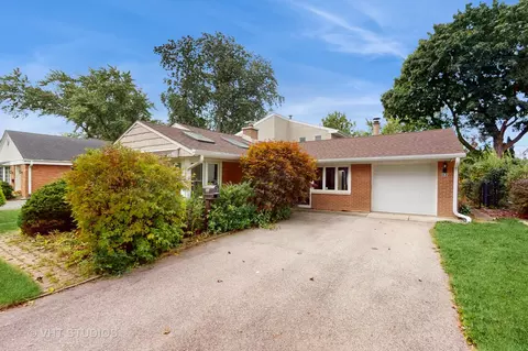 32 S Linden Ave, Palatine, IL 60074