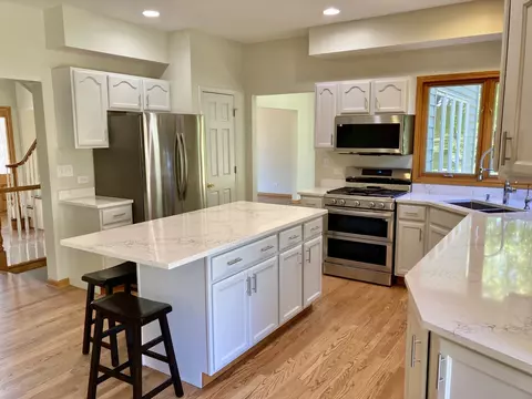 Kitchen - 1816 Anthony Ln, Mchenry, IL 60051 photo 2 of 9