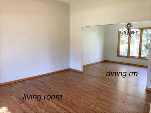 Living - 1816 Anthony Ln, Mchenry, IL 60051 photo 2 of 3