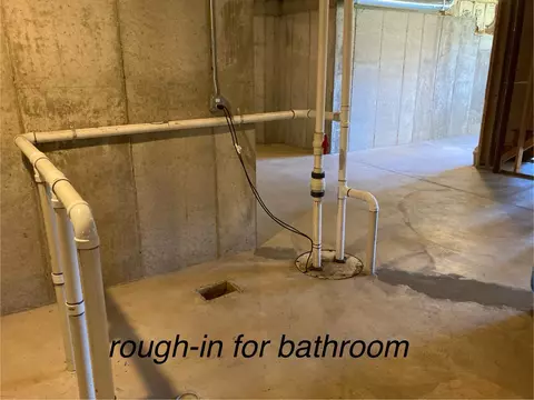 Bath - 1816 Anthony Ln, Mchenry, IL 60051 photo 9 of 9