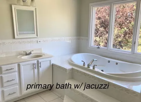 Bath - 1816 Anthony Ln, Mchenry, IL 60051 photo 3 of 9