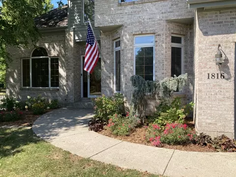 Exterior - 1816 Anthony Ln, Mchenry, IL 60051 photo 6 of 12