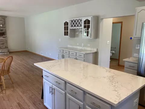 Kitchen - 1816 Anthony Ln, Mchenry, IL 60051 photo 6 of 9