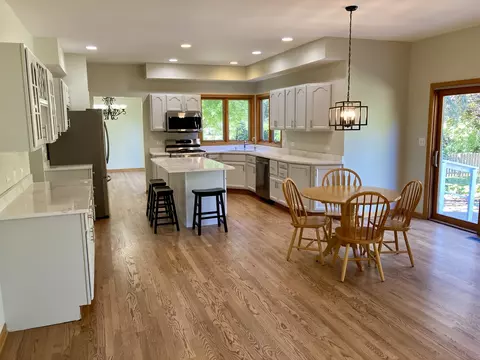 Kitchen - 1816 Anthony Ln, Mchenry, IL 60051 photo 9 of 9