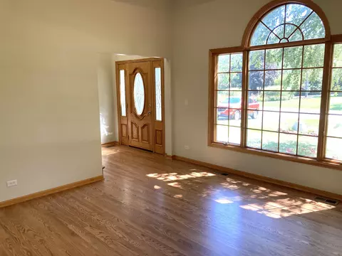 Living - 1816 Anthony Ln, Mchenry, IL 60051 photo 1 of 3
