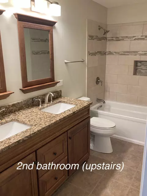 Bath - 1816 Anthony Ln, Mchenry, IL 60051 photo 7 of 9