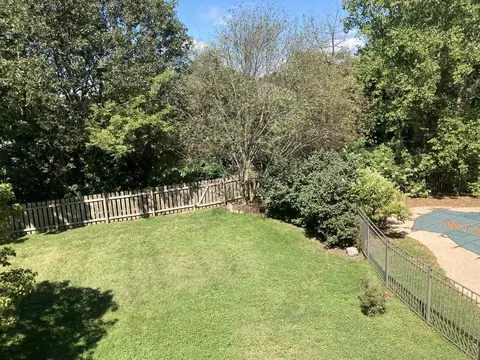 Exterior - 1816 Anthony Ln, Mchenry, IL 60051 photo 10 of 12