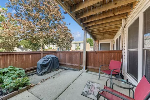 1940 Kenilworth Cir #C, Hoffman Estates, IL 60169