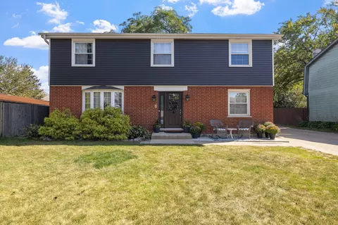 507 S Park St, Westmont, IL 60559