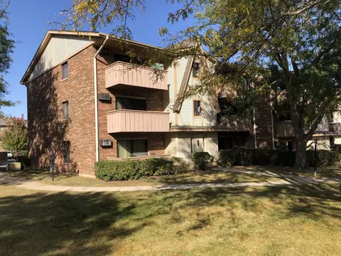 15 Echo Ct #2, Vernon Hills, IL 60061