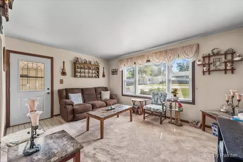 1706 W Oakleaf Dr, Mchenry, IL 60051 photo 3
