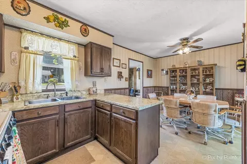 1706 W Oakleaf Dr, Mchenry, IL 60051 photo 9